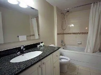 アパート Whitehall Suites - 263 Wellington St W トロント カナダ