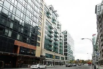 Whitehall Suites - 263 Wellington St W トロント カナダ