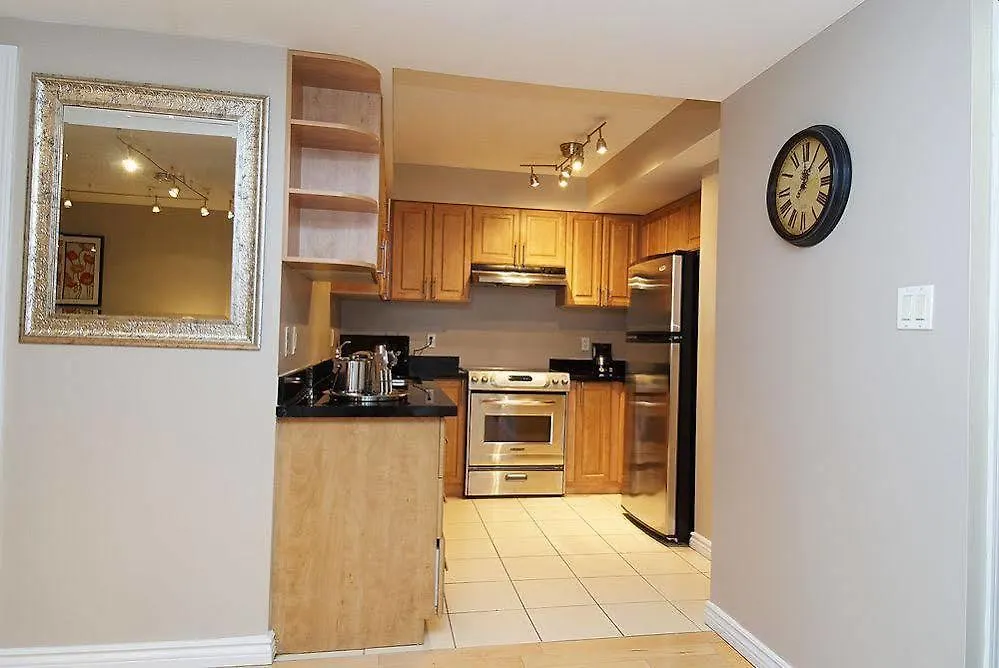 アパート Whitehall Suites - 263 Wellington St W トロント カナダ